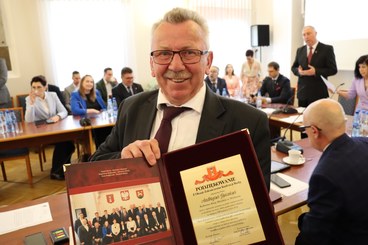 Za nami uroczysta sesja Rady Miejskiej w Wieluniu. Było wiele podziękowań za wspólną pracę na rzecz samorządu